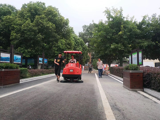 掃地車道路清掃車價(jià)格