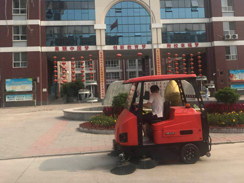 為什么學(xué)校會(huì)訂購偉頓掃地機(jī)呢