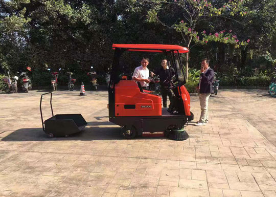 怎么提高全封閉式掃地機的質(zhì)量