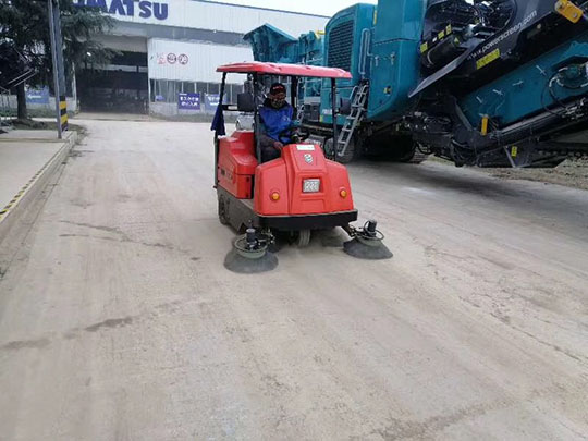 電動清掃車如何正確使用,有什么維護技巧嗎