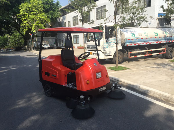 電動(dòng)掃地車