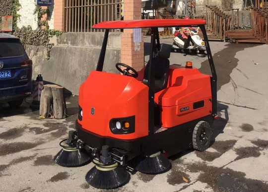 電動(dòng)掃地車
