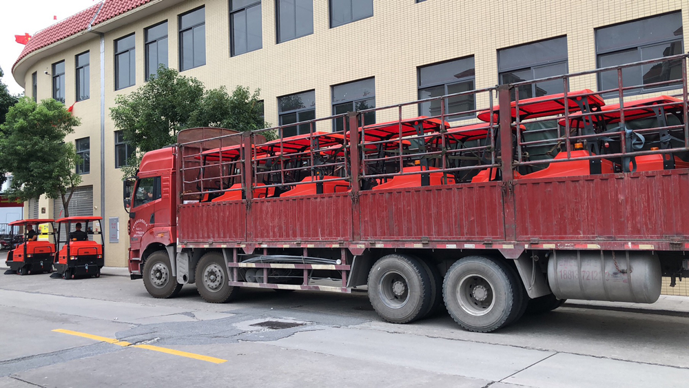 正規(guī)電動(dòng)掃地車(chē)操作流程，避免踩坑