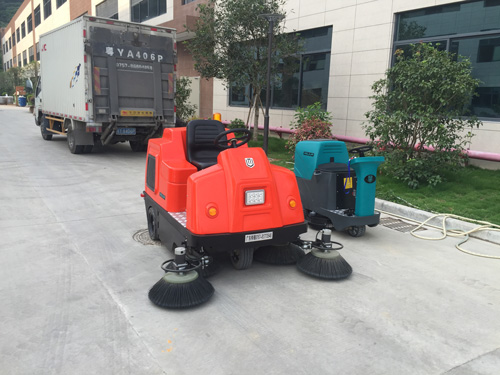 掃地車(chē)安全操作流程及使用注意事項(xiàng)