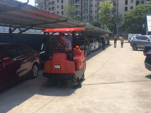 掃地車滾刷怎樣調低?常見掃地車配件更換調整步驟