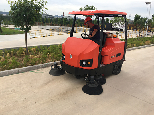 品牌廠家簡(jiǎn)述電動(dòng)掃地車實(shí)用性