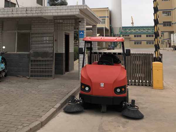 大型掃地車(chē)