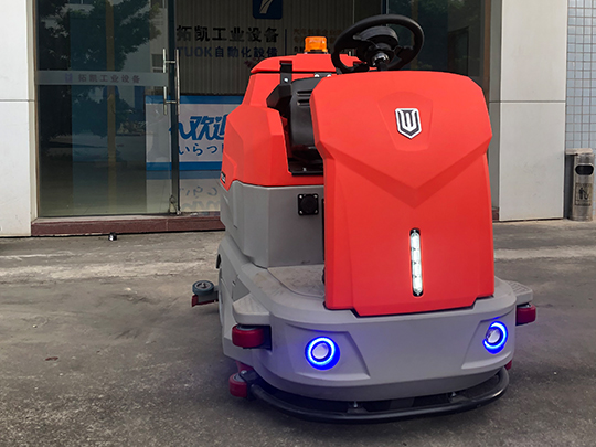 洗地機廠家有哪些？使用電動洗地機有哪些優(yōu)點