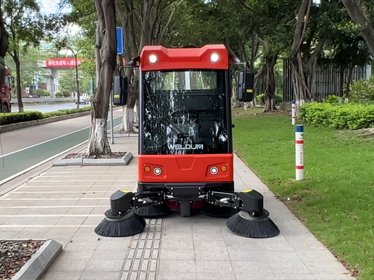 工業(yè)掃地機(jī)