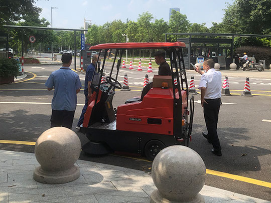 小型掃地機(jī)適合哪些場所的清潔？